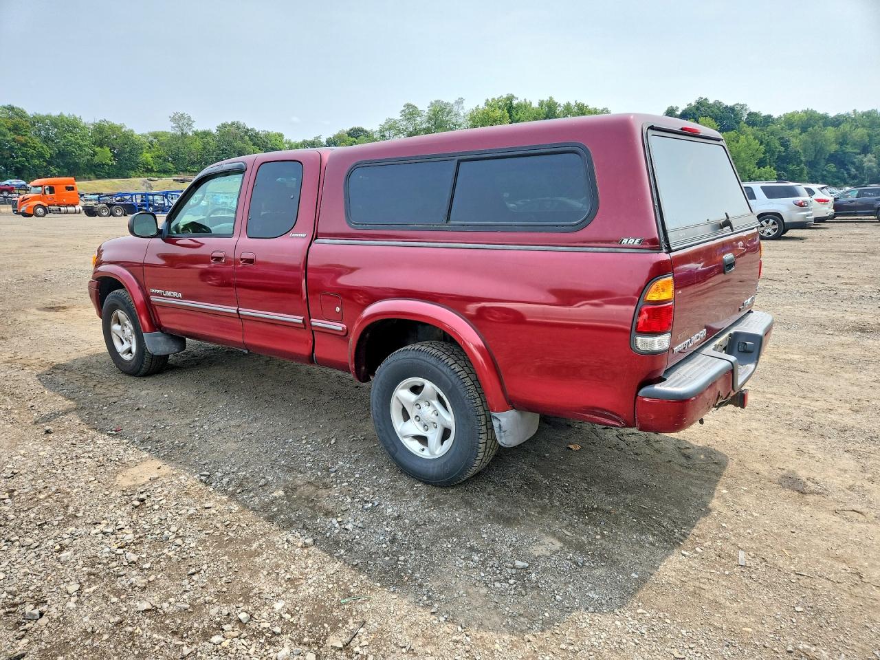 2002 Toyota Tundra Access Cab Limited Red vin: 5TBBT48122S290609