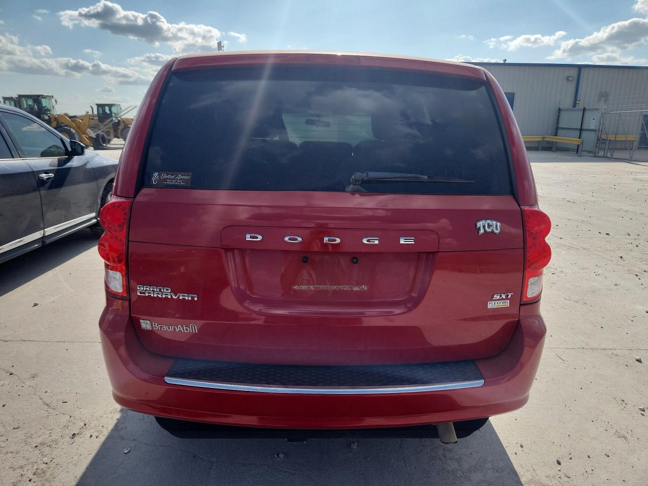 2015 Dodge Grand Caravan Sxt Красный vin: 2C4RDGCG3FR540728