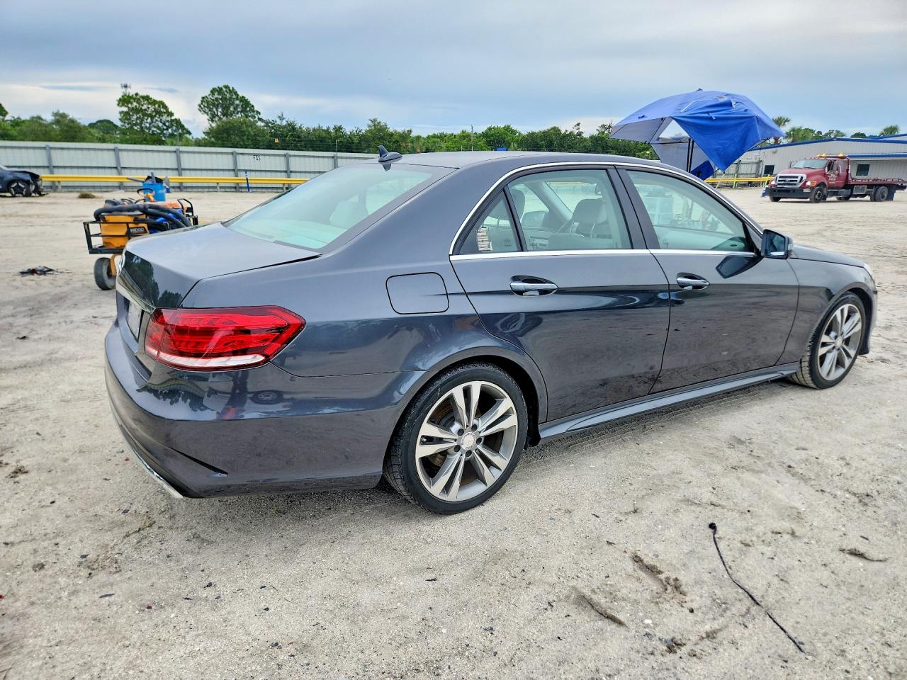 2014 Mercedes-benz E 350 Gray vin: WDDHF5KBXEA828433