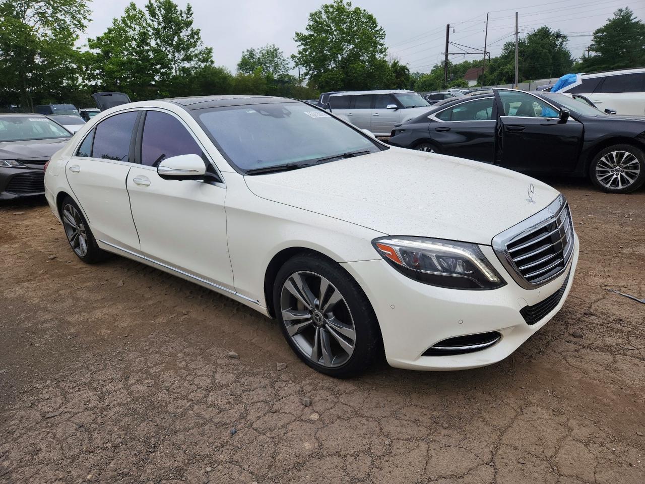 2015 Mercedes-benz S 550 White vin: WDDUG8CBXFA092722