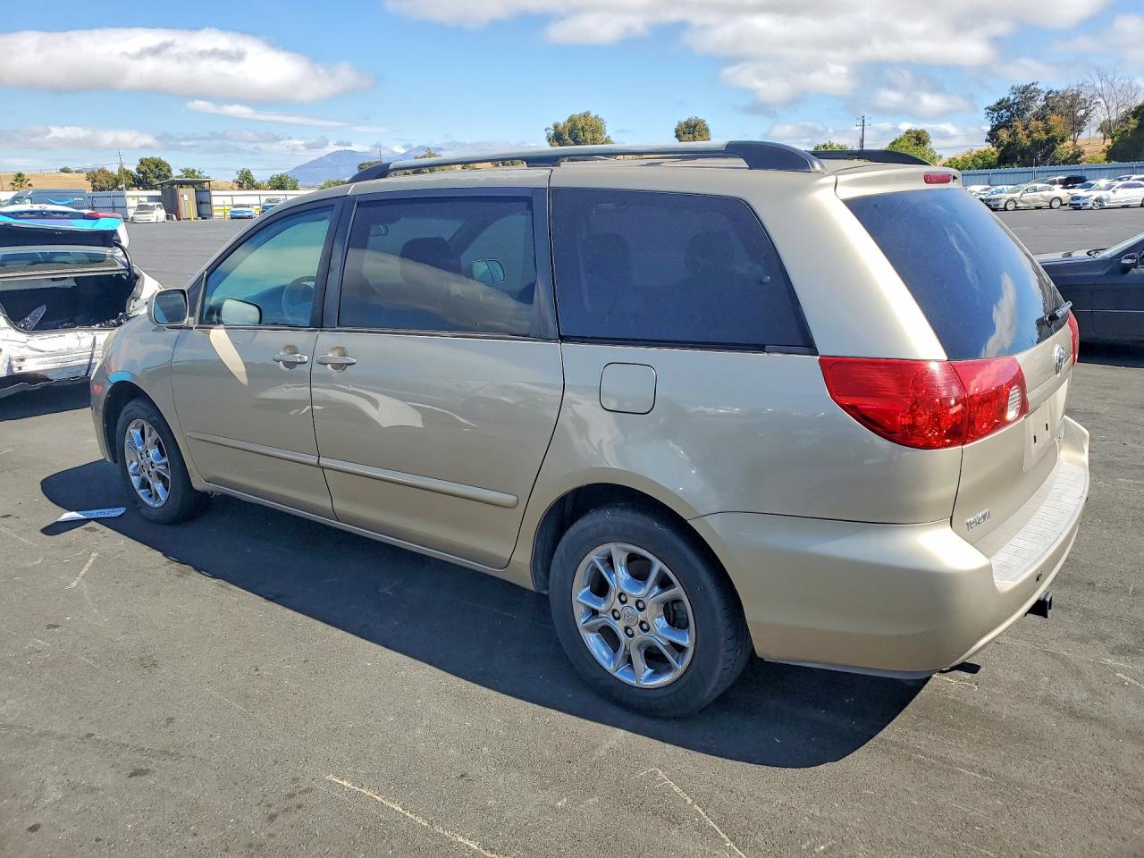 2006 Toyota Sienna Xle 7 Passenger Gold vin: 5TDBA22C36S070073