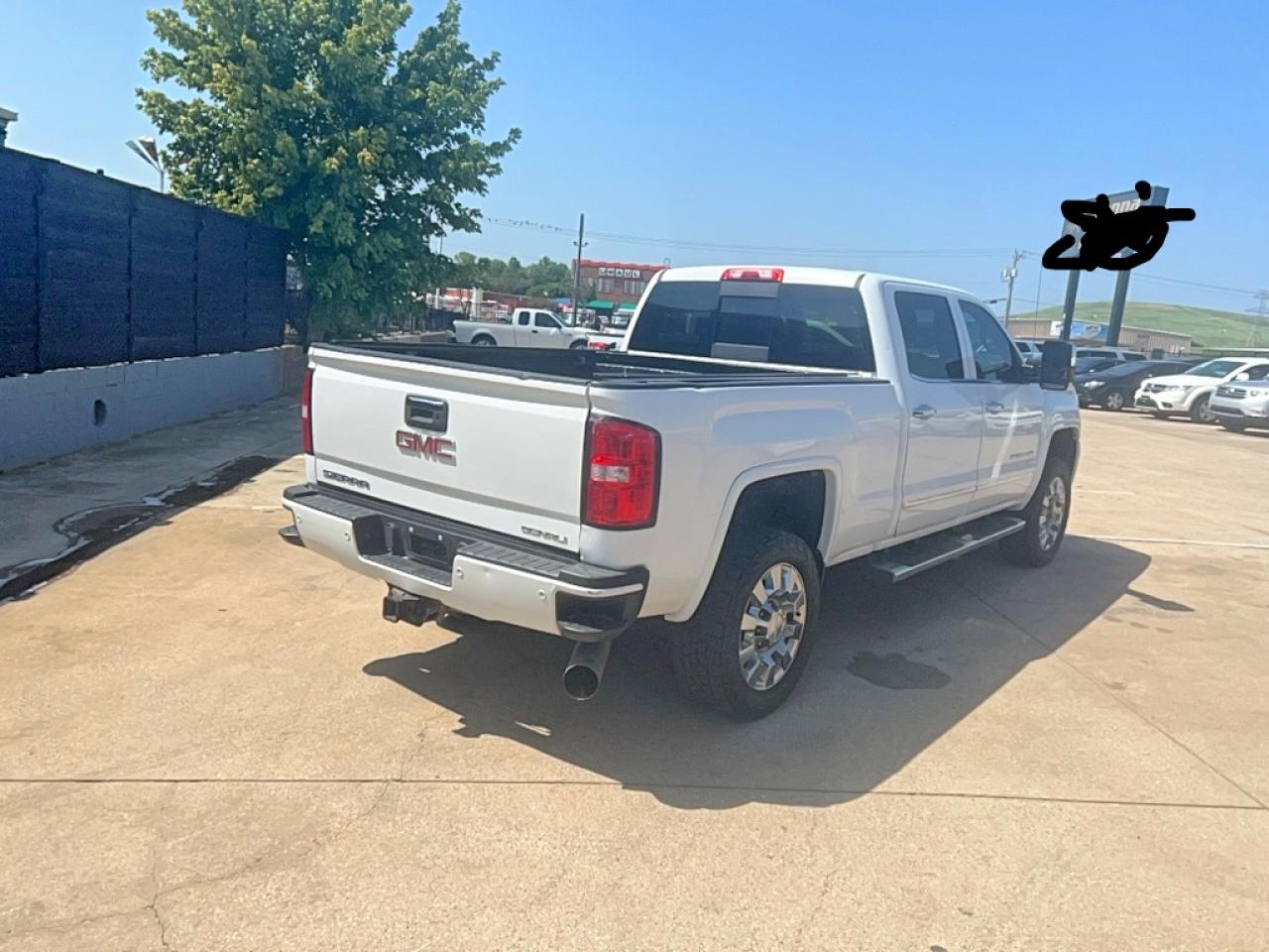 2015 Gmc Sierra K2500 Denali White vin: 1GT120E85FF601018