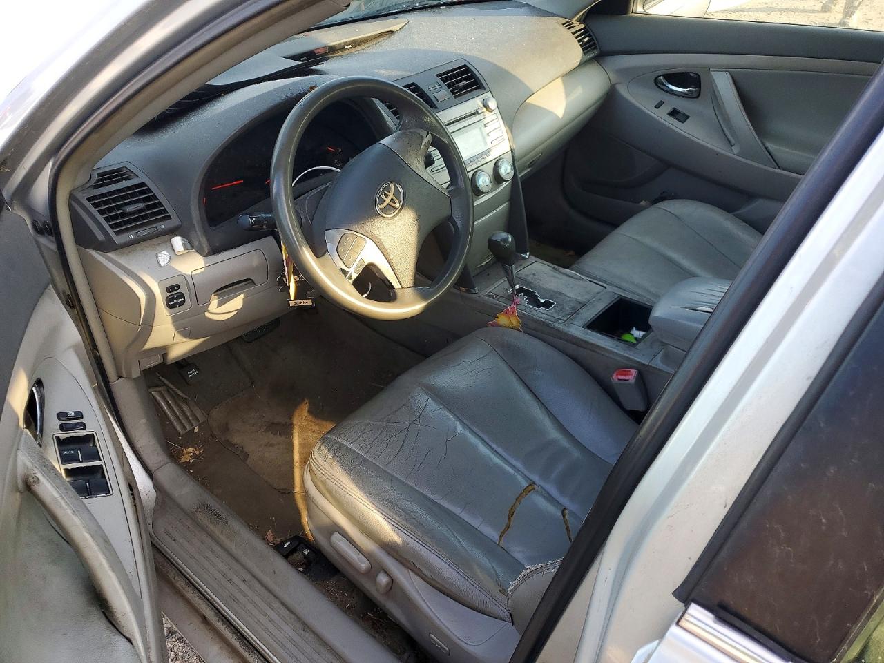 2009 Toyota Camry Le Серебряный vin: 4T1BE46K29U807762