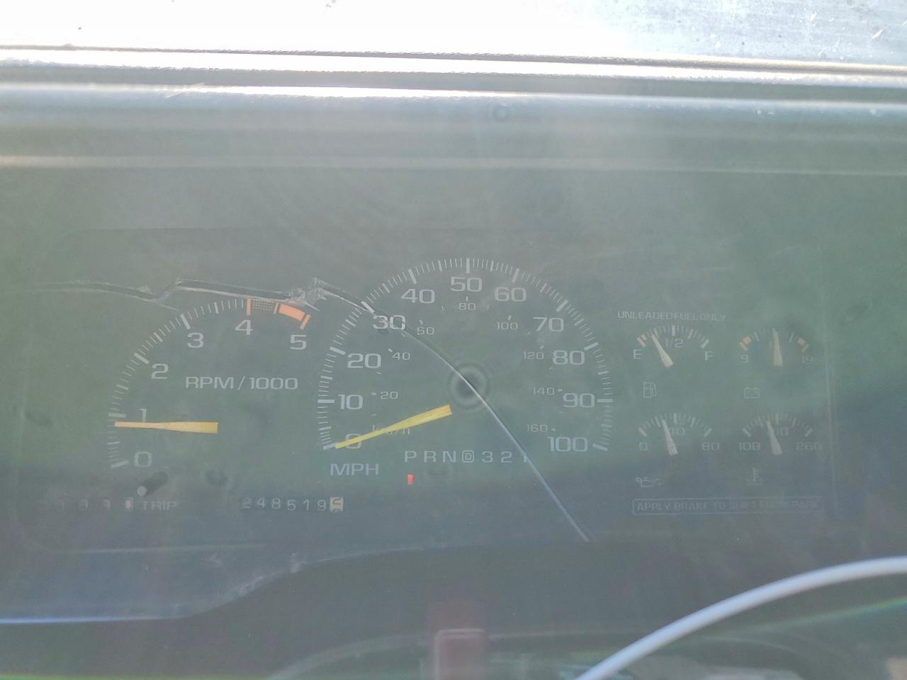 1995 Chevrolet Gmt-400 C1500 White vin: 1GCEC14K5SZ209831