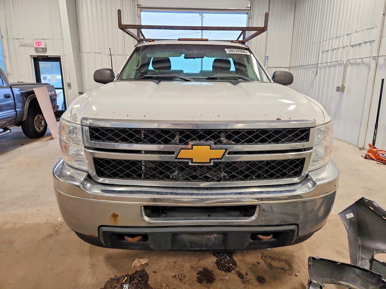 2014 Chevrolet Silverado K2500 Heavy Duty White vin: 1GC0KVCG9EF179305