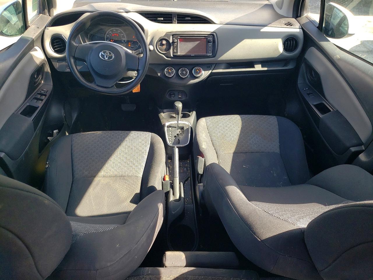 2015 Toyota Yaris 5-door L White vin: VNKKTUD38FA017912
