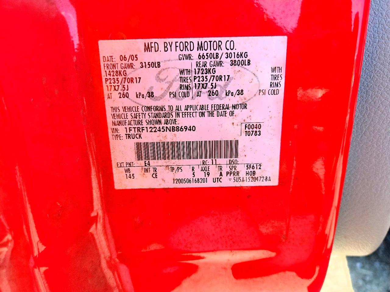 2005 Ford F150 Red vin: 1FTRF12245NB86940