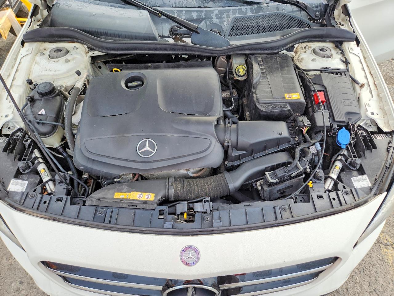 2015 Mercedes-benz Gla 250 4matic White vin: WDCTG4GBXFJ038016