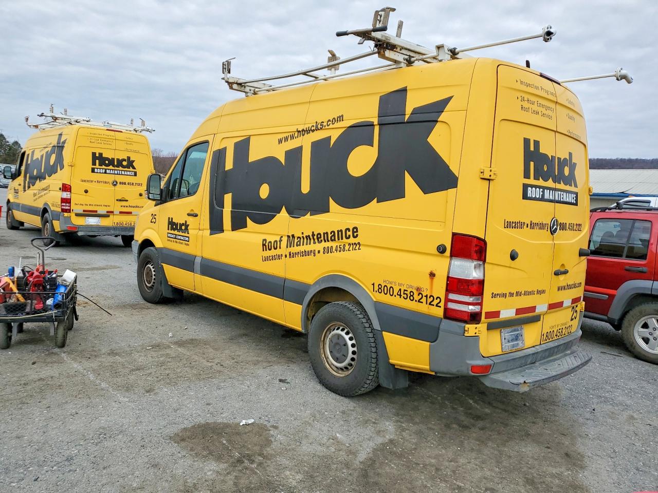 2011 Mercedes-benz Sprinter 2500 Yellow vin: WD3PE7CC9B5584817