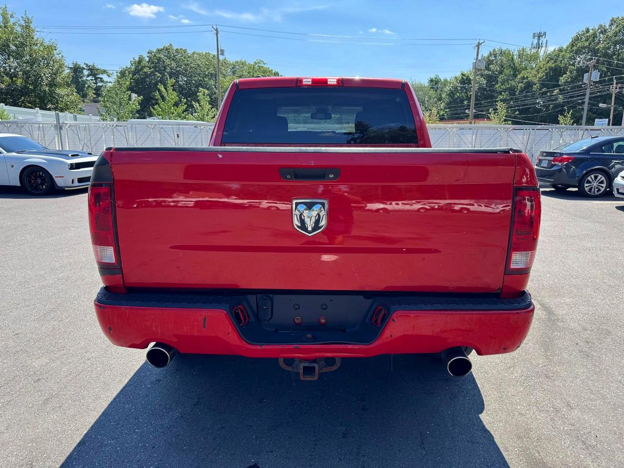 2013 Ram 1500 St Red vin: 1C6RR7KT2DS668607