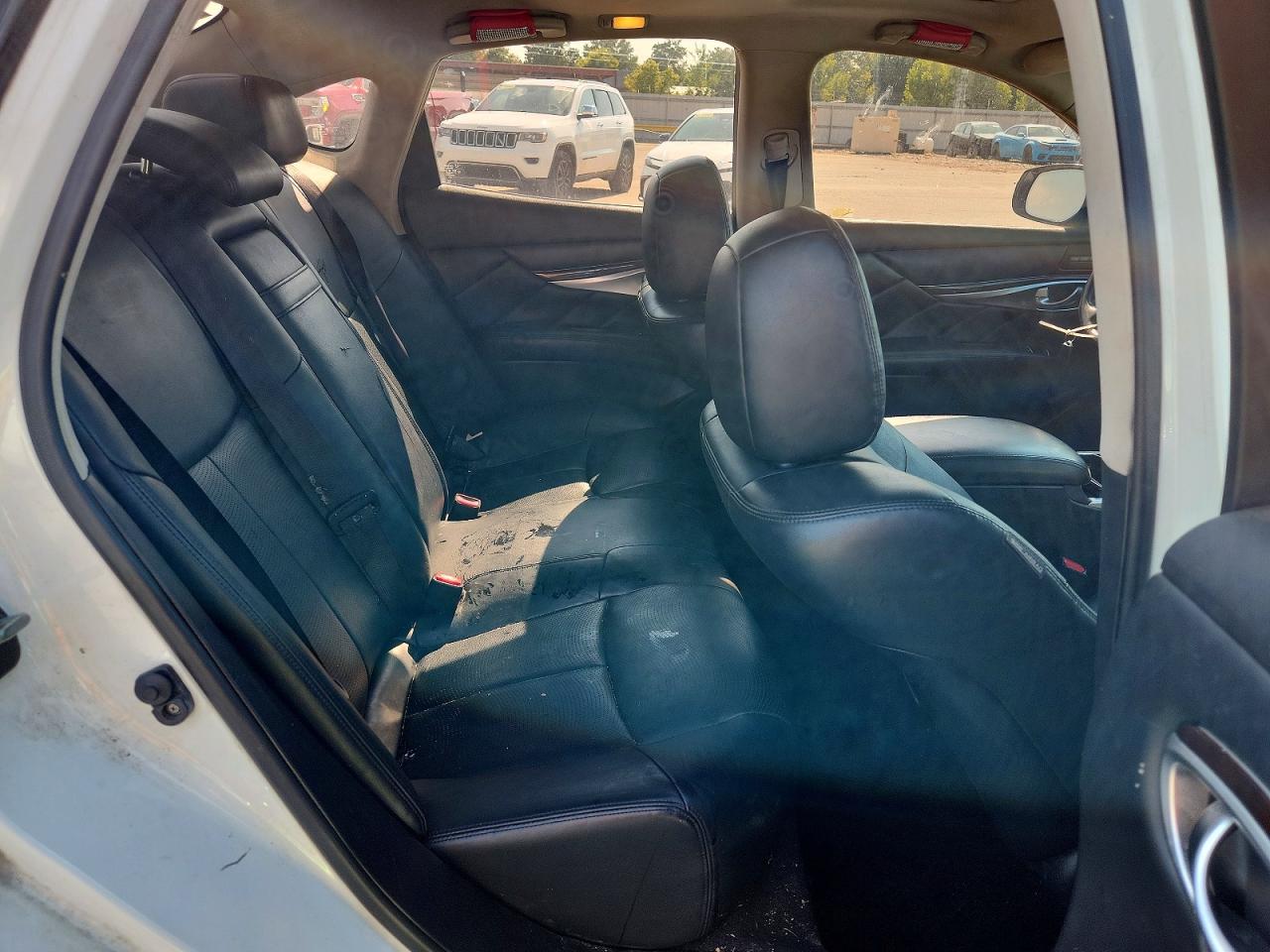 2015 Infiniti Q70 3.7 White vin: JN1BY1AP0FM542223