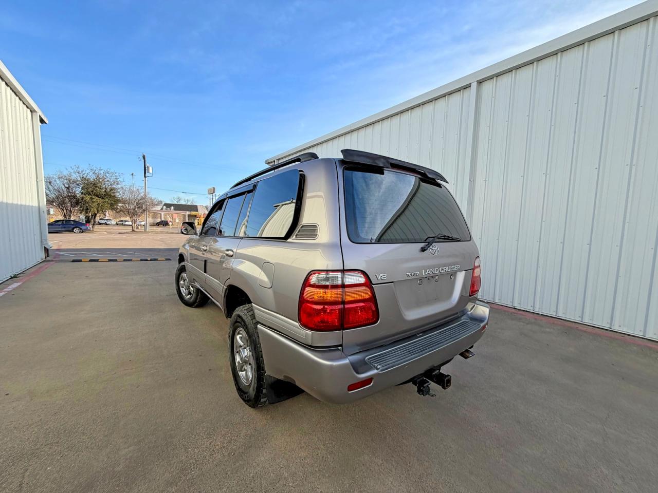 2002 Toyota Land Cruiser Silver vin: JTEHT05J522022347