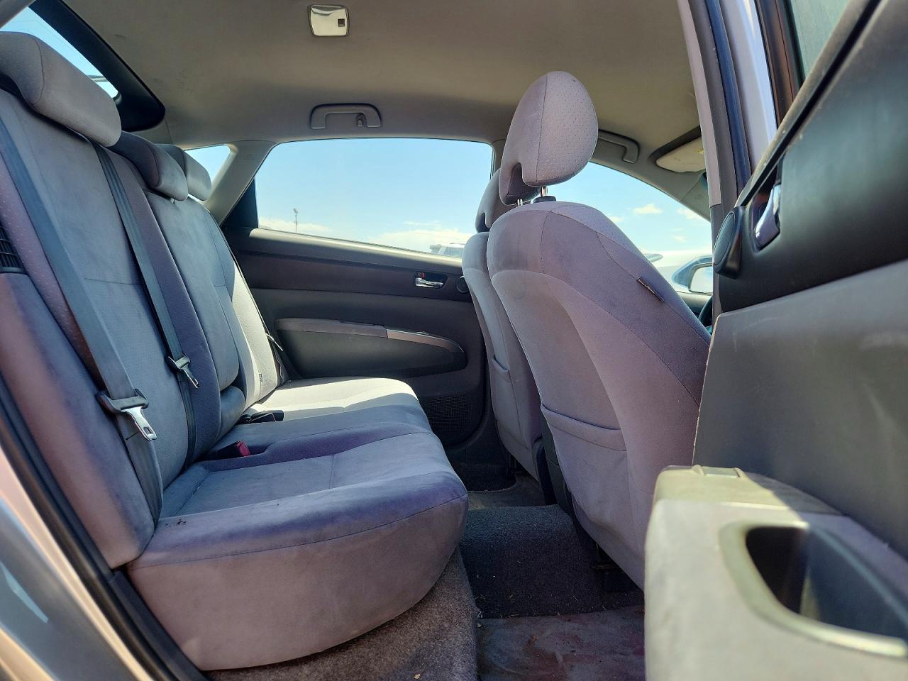 2004 Toyota Prius Base Silver vin: JTDKB20U840084205
