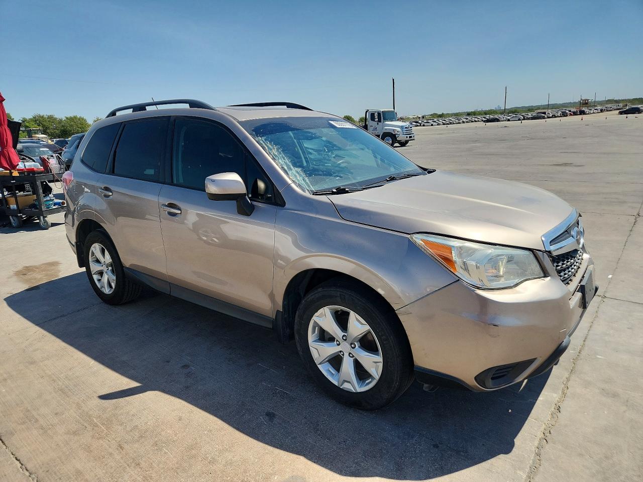 2015 Subaru Forester 2.5i Premium Tan vin: JF2SJADC0FH441865