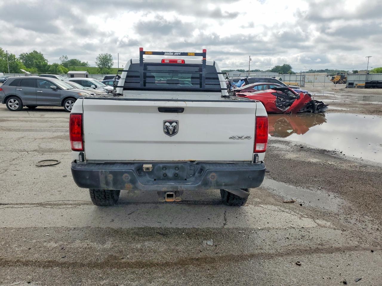 2014 Ram 2500 St White vin: 3C6TR5CT5EG207628