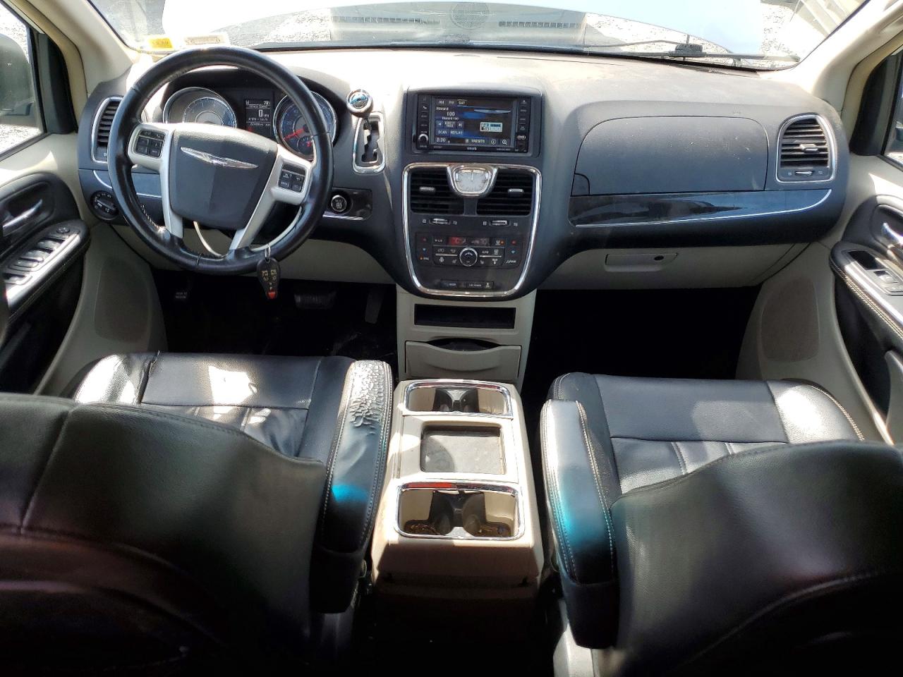 2015 Chrysler Town & Country Touring White vin: 2C4RC1BG8FR662535