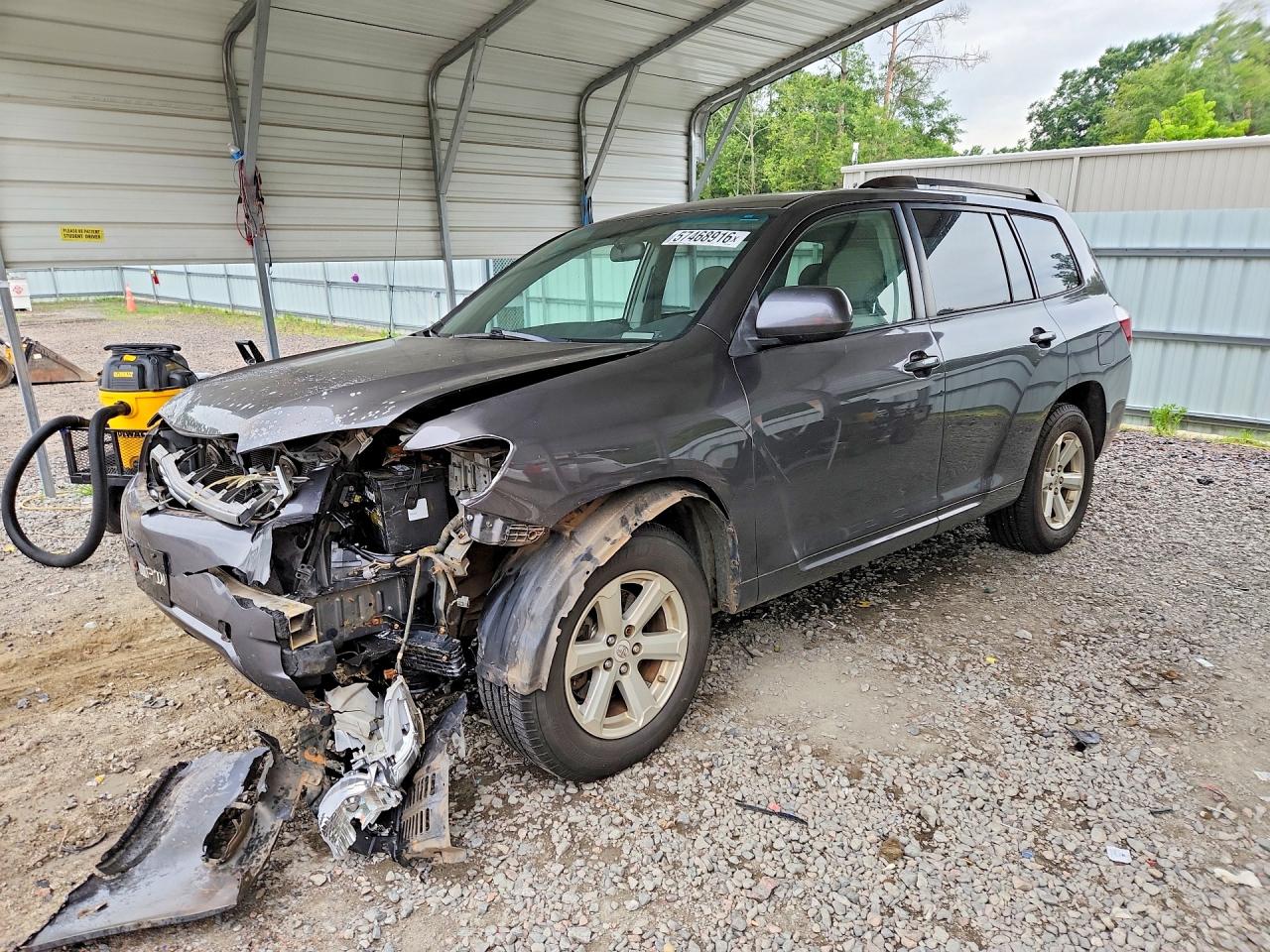 2008 Toyota Highlander Base Silver vin: JTEDS41A682053159