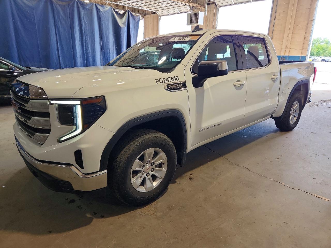 2023 Gmc Sierra K1500 Sle Белый vin: 3GTUUBED7PG247616