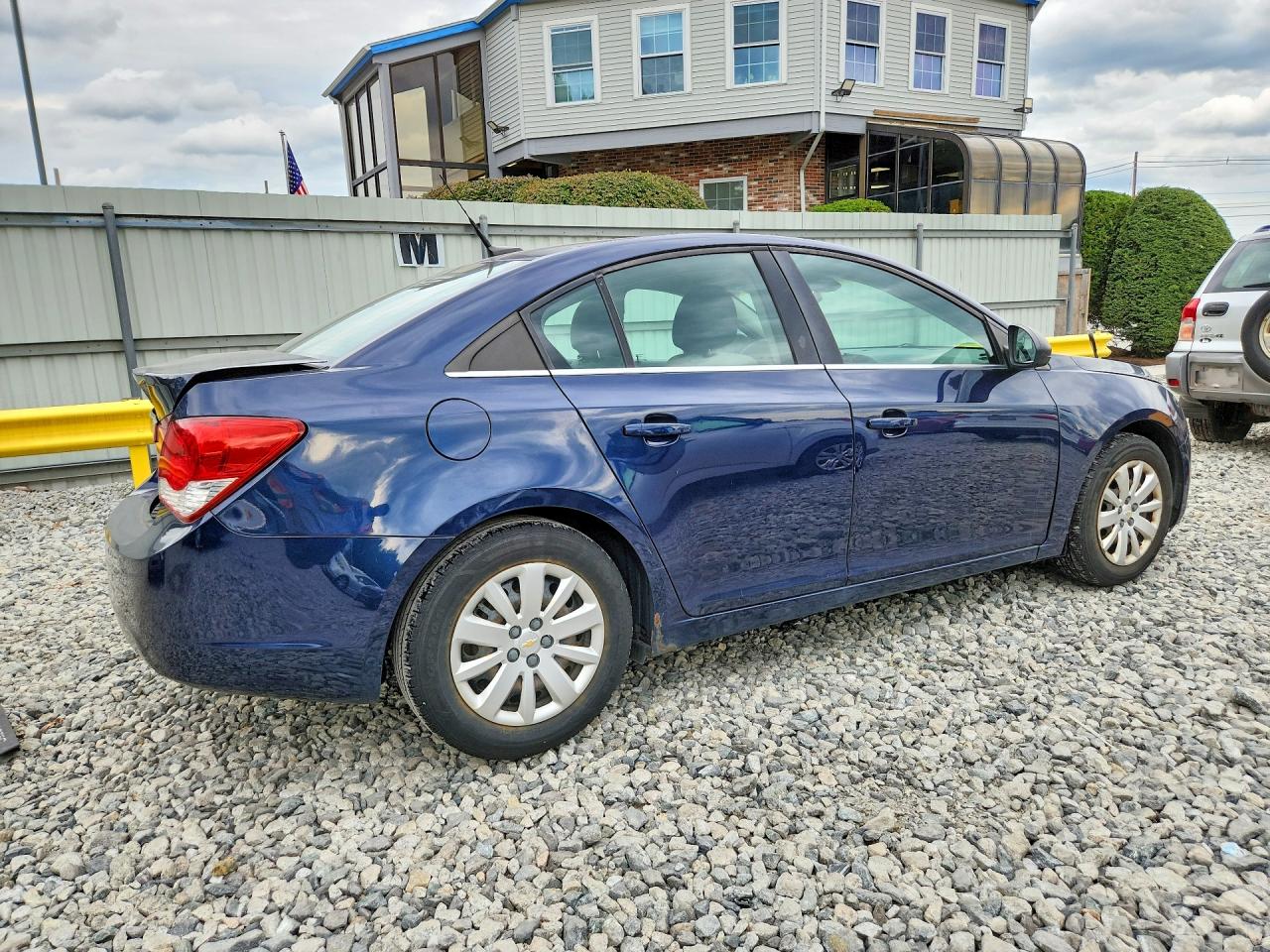 2011 Chevrolet Cruze Ls Blue vin: 1G1PC5SH0B7159044