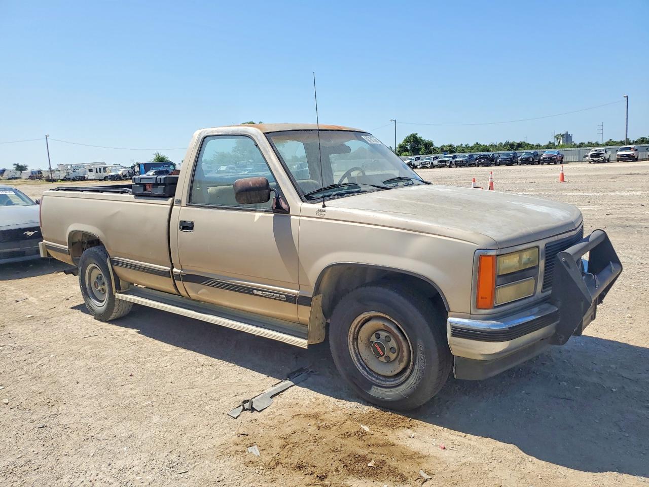 1990 Gmc Sierra C2500 Tan vin: 1GTFC24K2LE503920
