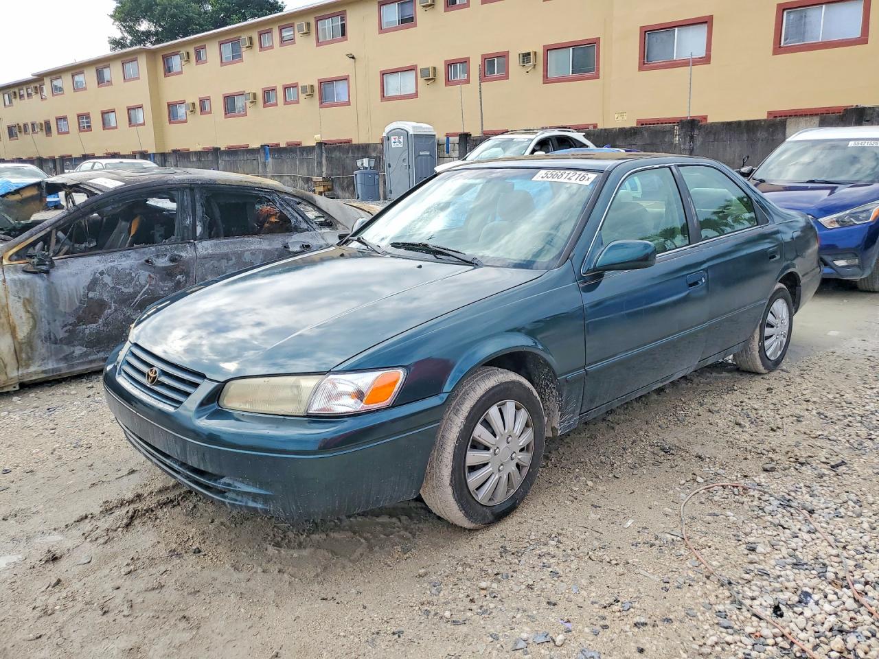 1998 Toyota Camry Le Green vin: 4T1BG22K9WU210415