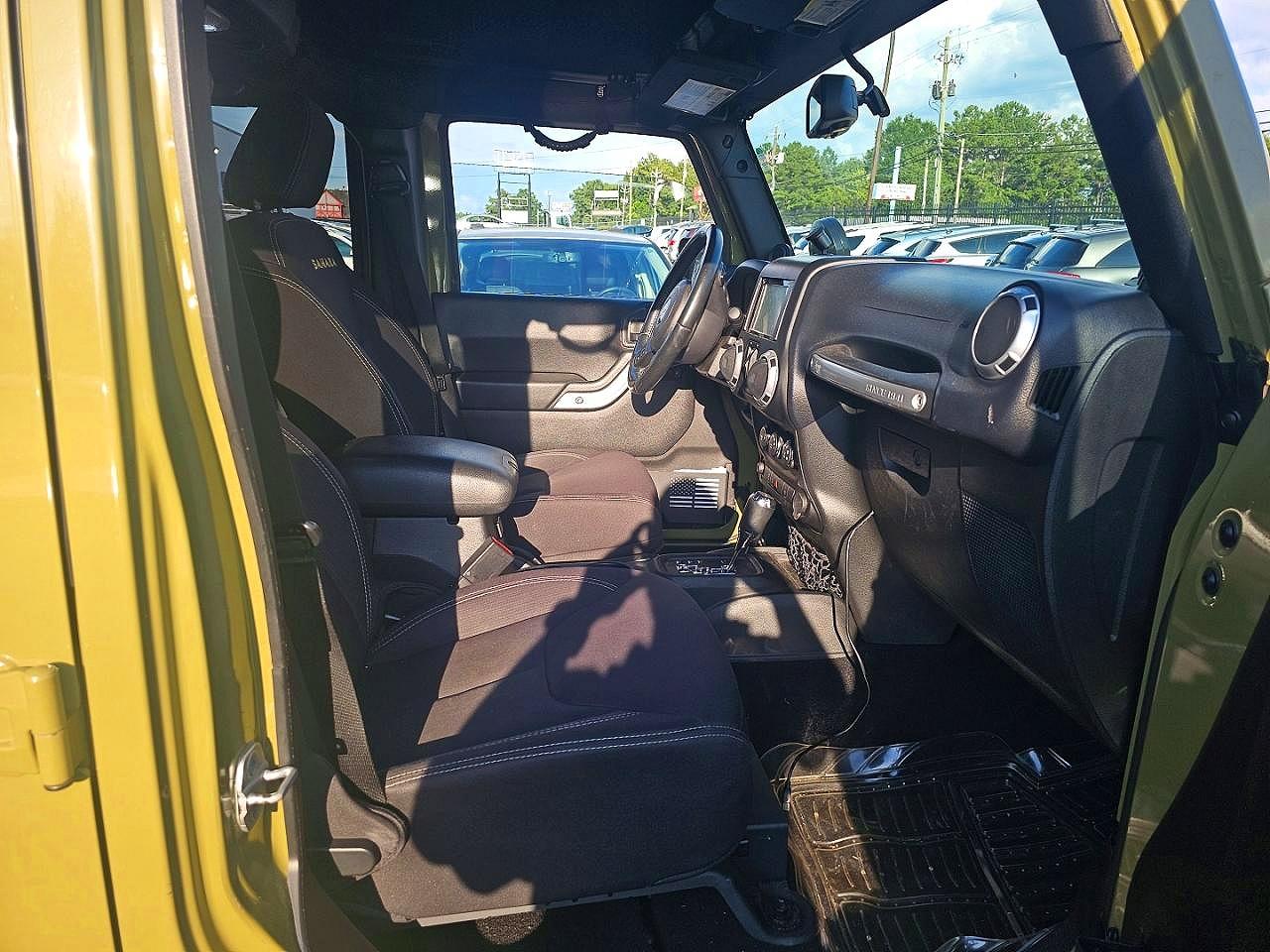 2013 Jeep Wrangler Unlimited Sahara Green vin: 1C4BJWEG9DL531328