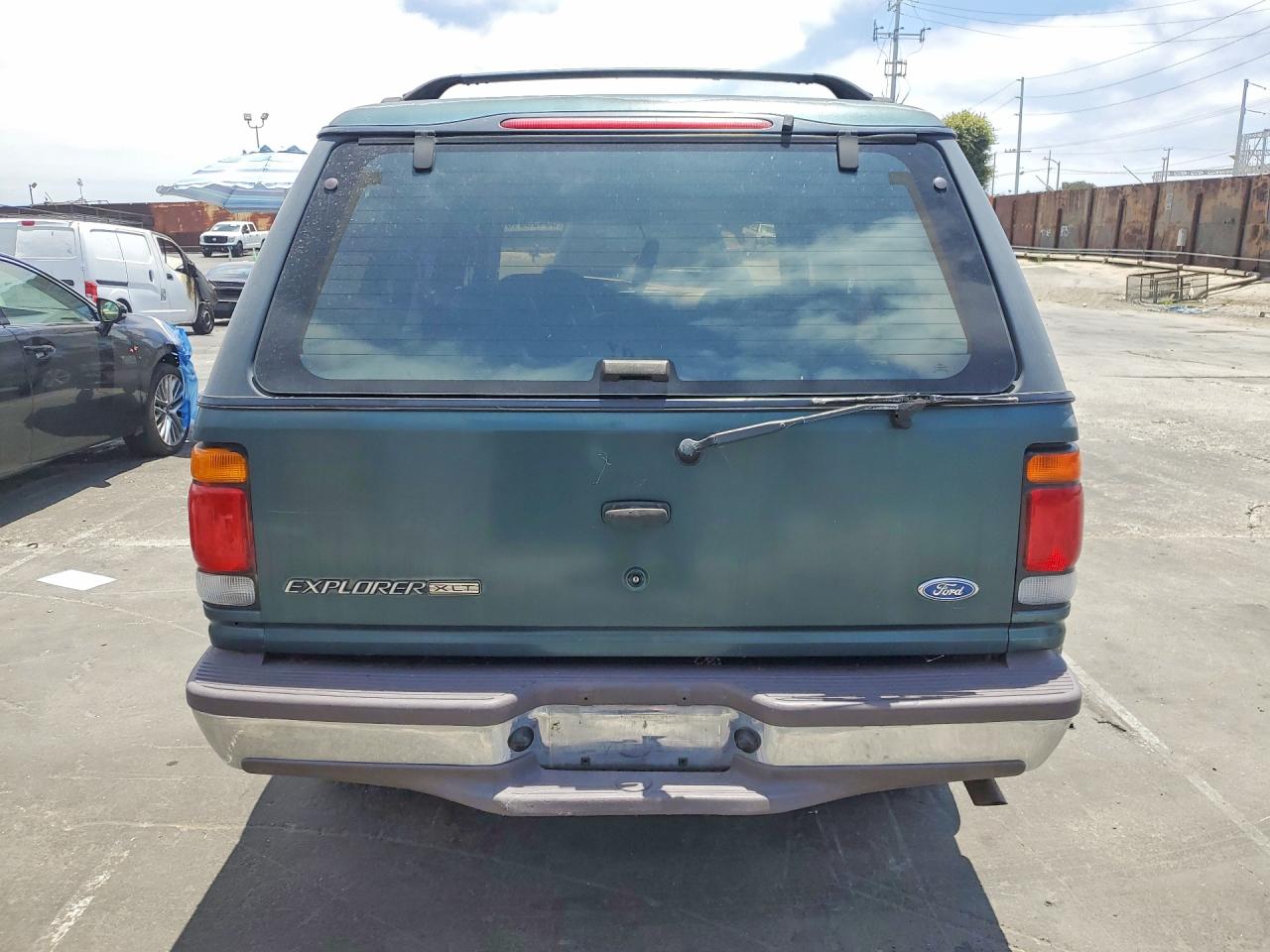 1997 Ford Explorer Green vin: 1FMDU32P9VUA26643