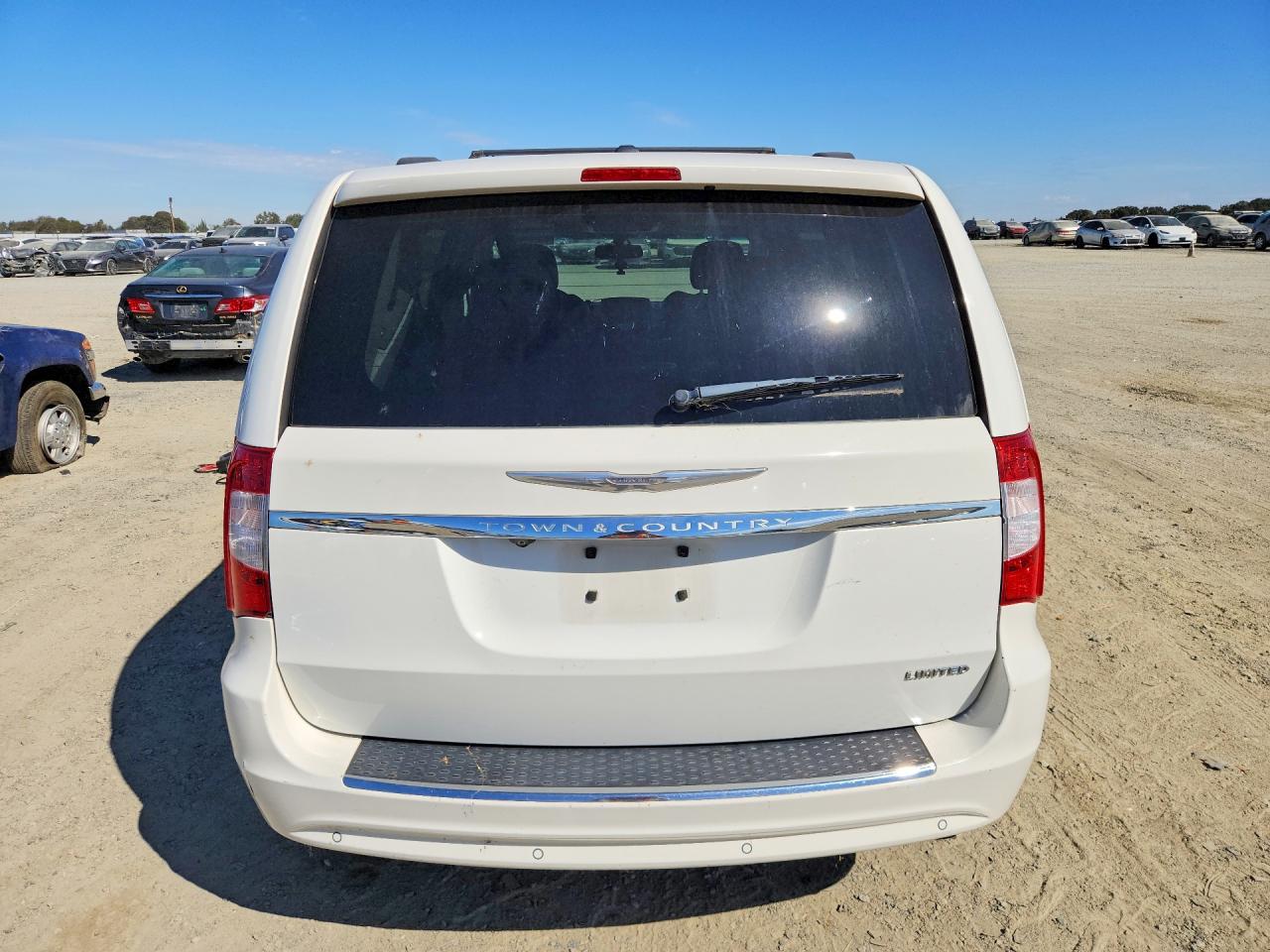 2012 Chrysler Town & Country Limited White vin: 2C4RC1GG2CR339926