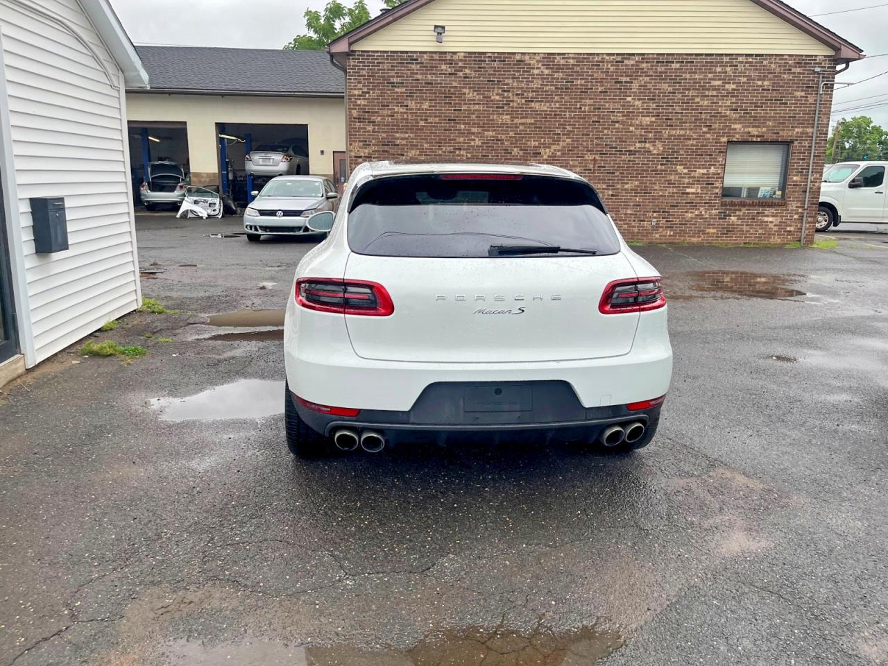 2015 Porsche Macan S White vin: WP1AB2A59FLB63160