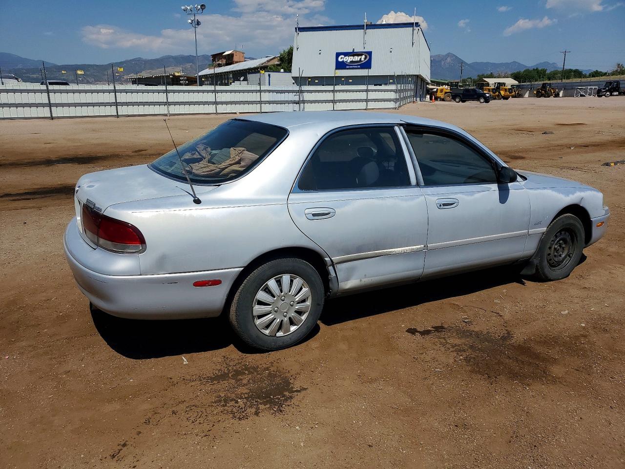1993 Mazda 626 Dx Silver vin: 1YVGE22A8P5238140