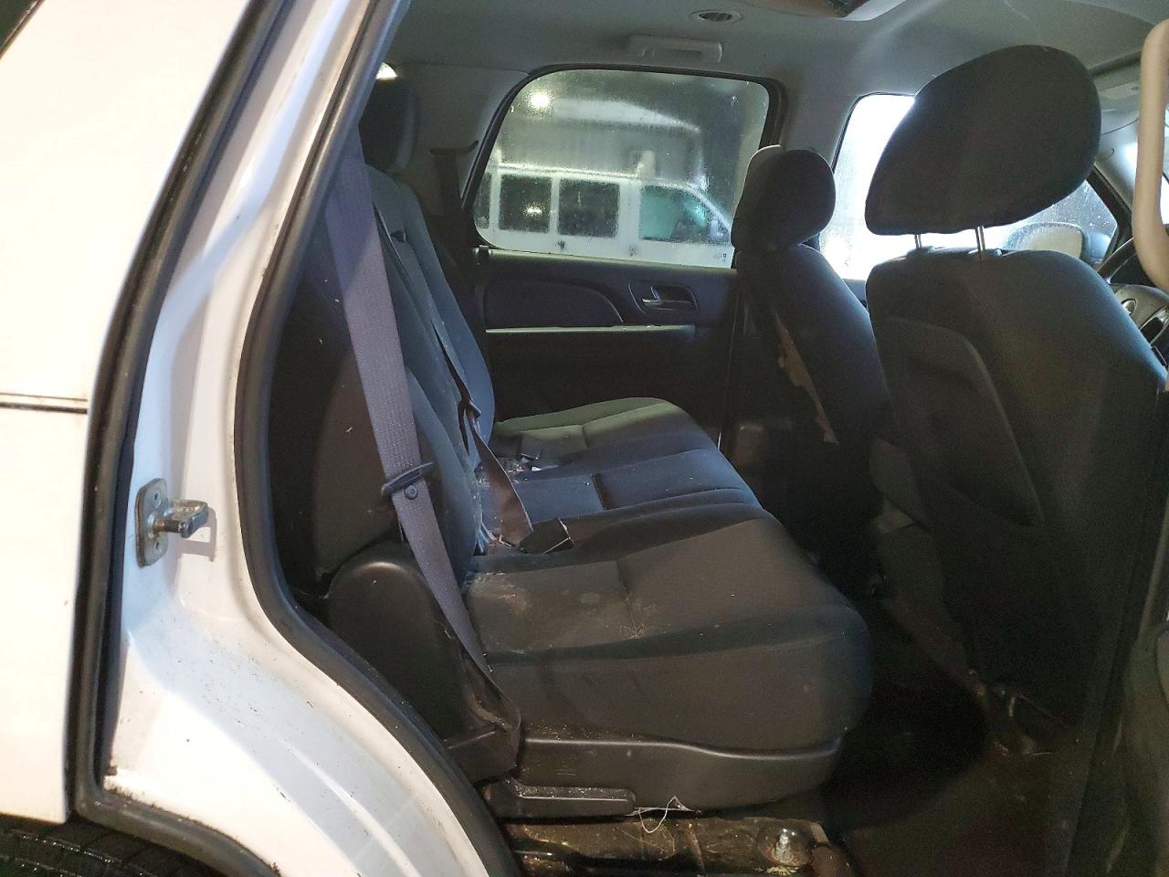 2010 Chevrolet Tahoe K1500 Ls White vin: 1GNUKAE01AR271132