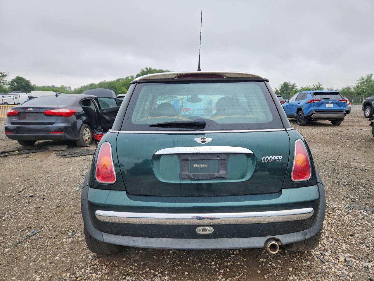 2003 Mini Cooper Green vin: WMWRC33413TE18214