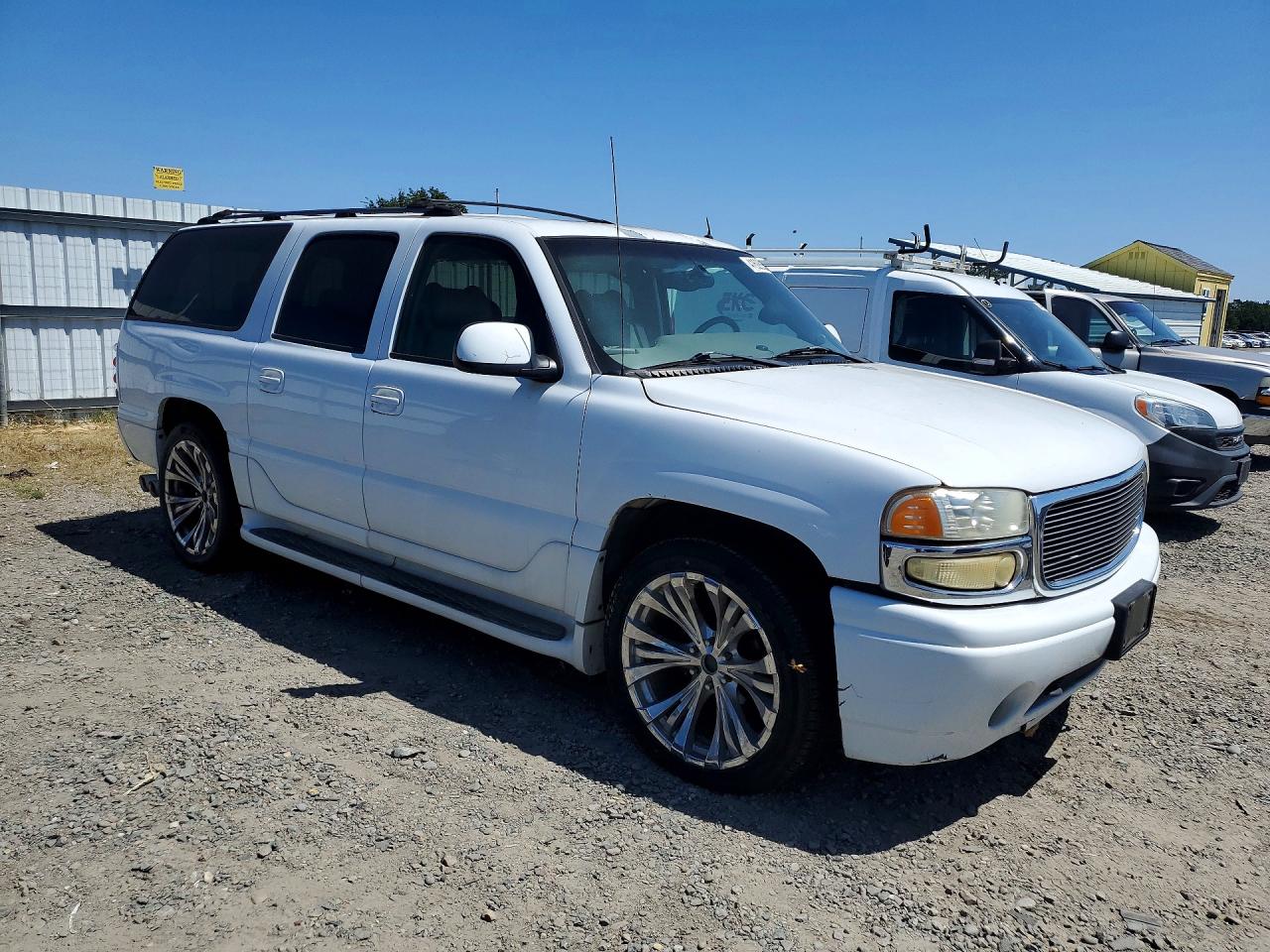 2002 Gmc Denali Xl K1500 White vin: 1GKFK66U02J171804