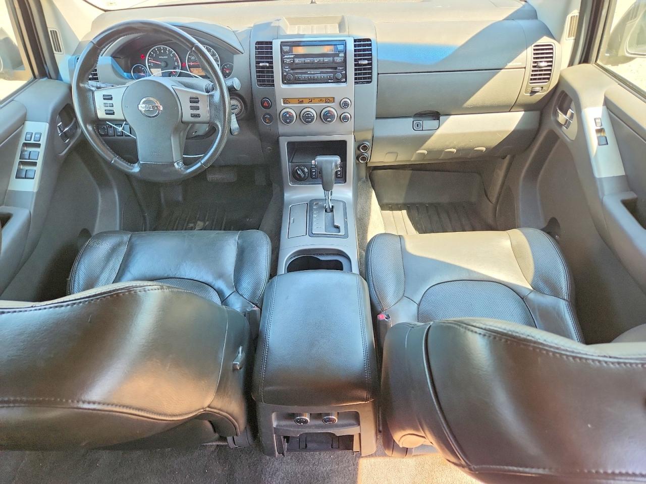 2005 Niss Pathfinder Tan vin: 5N1AR18W35C768484