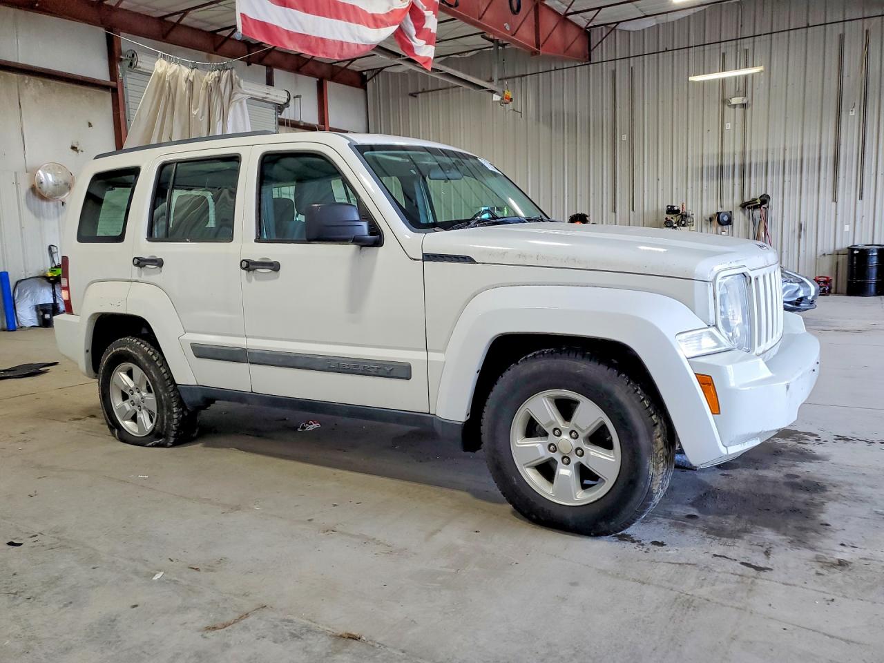 2010 Jeep Liberty Sport White vin: 1J4PN2GK8AW145394