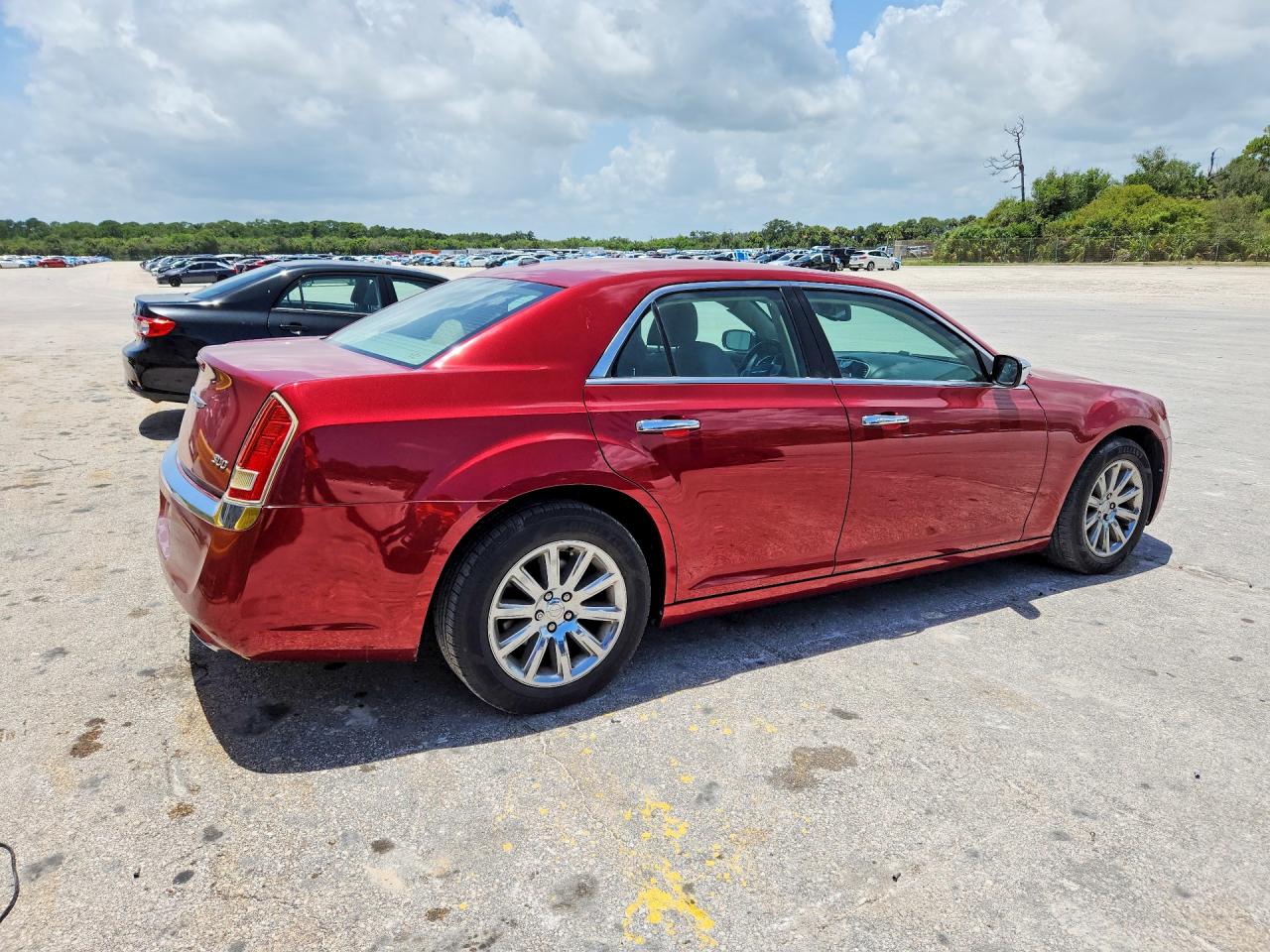 2011 Chrysler 300 Limited Red vin: 2C3CA5CG9BH529529