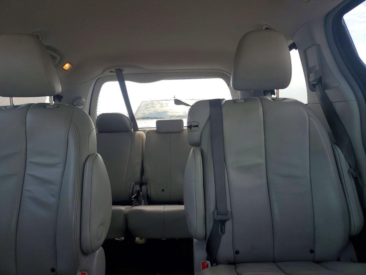 2014 Toyota Sienna Xle 8-passenger Gray vin: 5TDYK3DC7ES510093