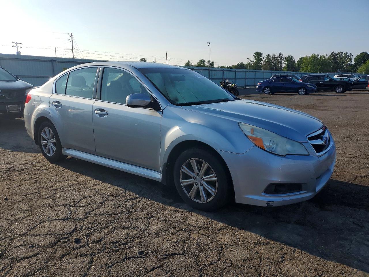 2012 Subaru Legacy 2.5i Silver vin: 4S3BMBA63C3026624