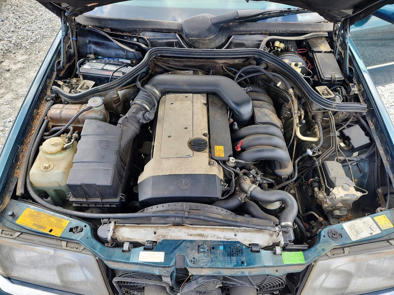 1995 Mercedes-benz E 320 Base Зеленый vin: WDBEA32E2SC167876