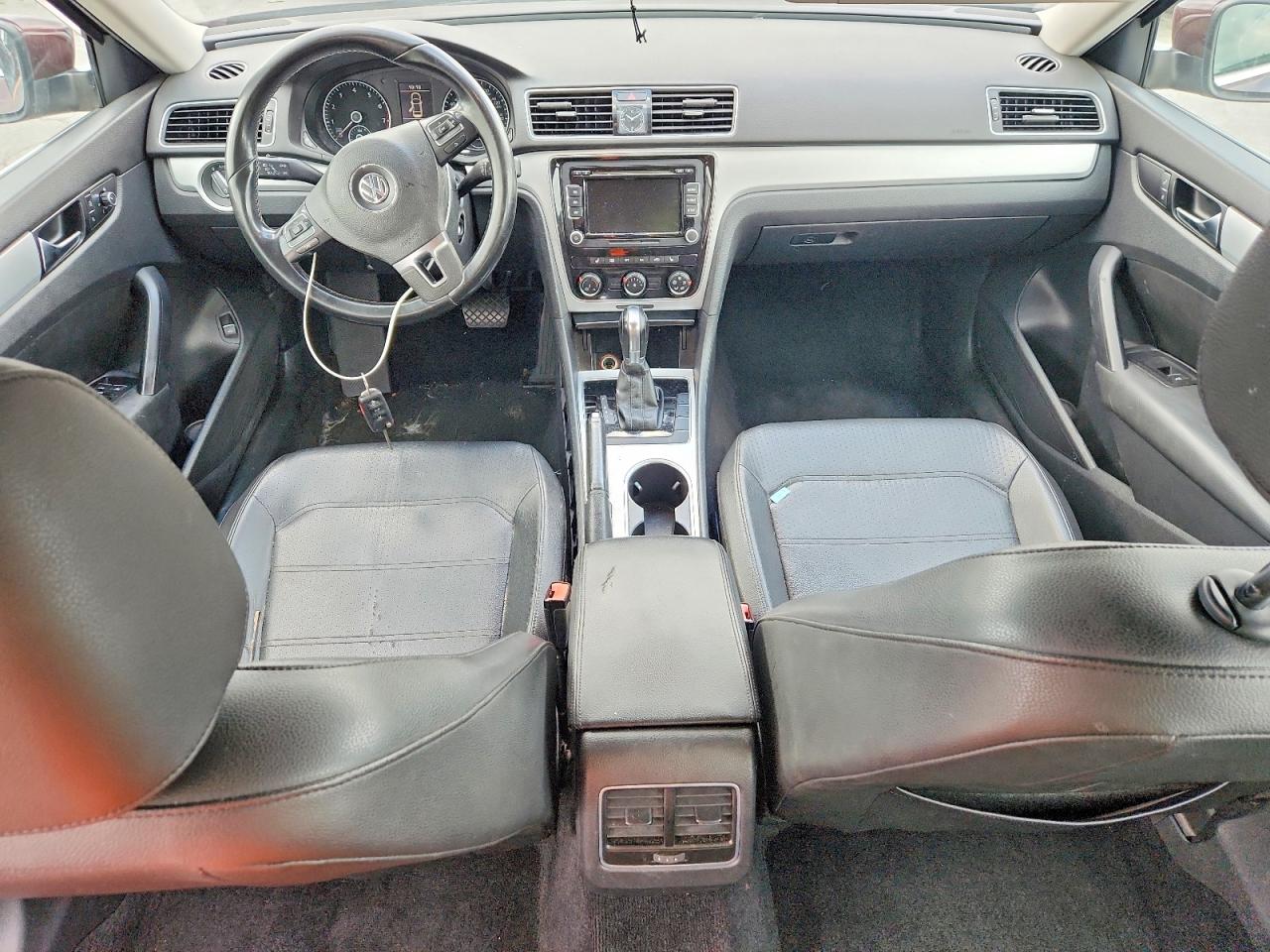 2013 Volkswagen Passat Se Темно-бордовый vin: 1VWBP7A39DC086433
