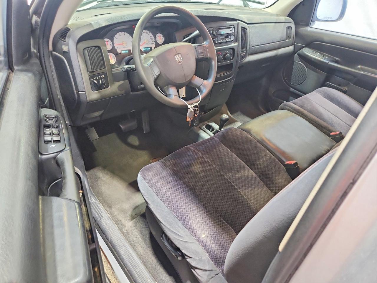 2004 Dodge Ram 1500 St Silver vin: 1D7HU16DX4J191777