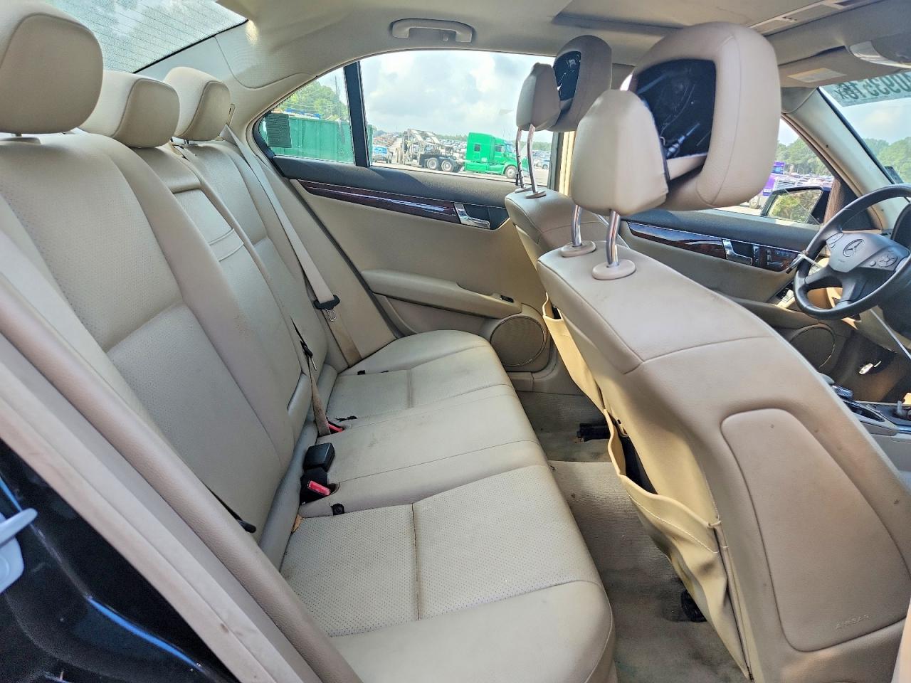 2011 Mercedes-benz C 300 4matic Black vin: WDDGF8BB2BR156152