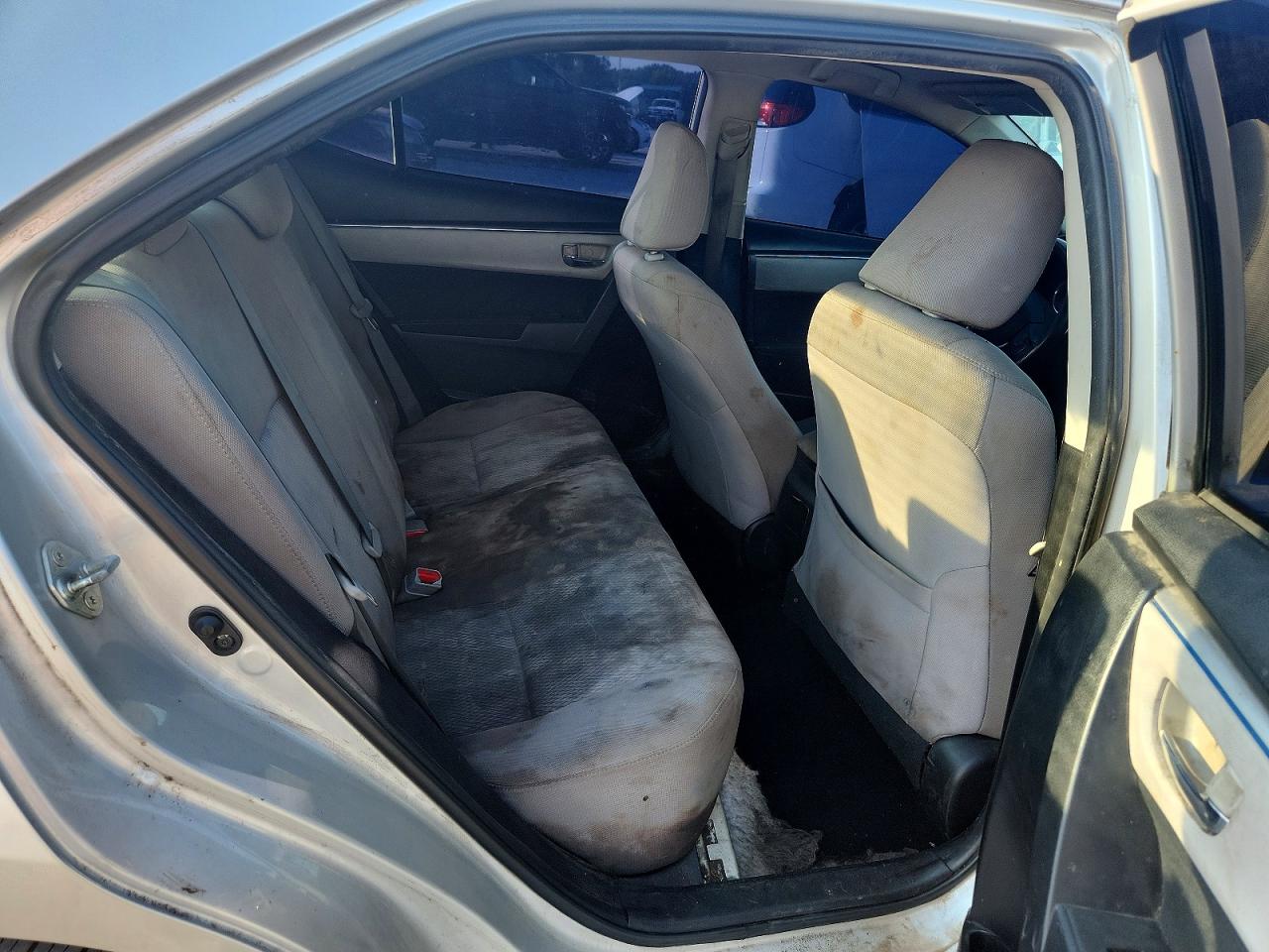 2014 Toyota Corolla Le Silver vin: 5YFBURHE1EP101773