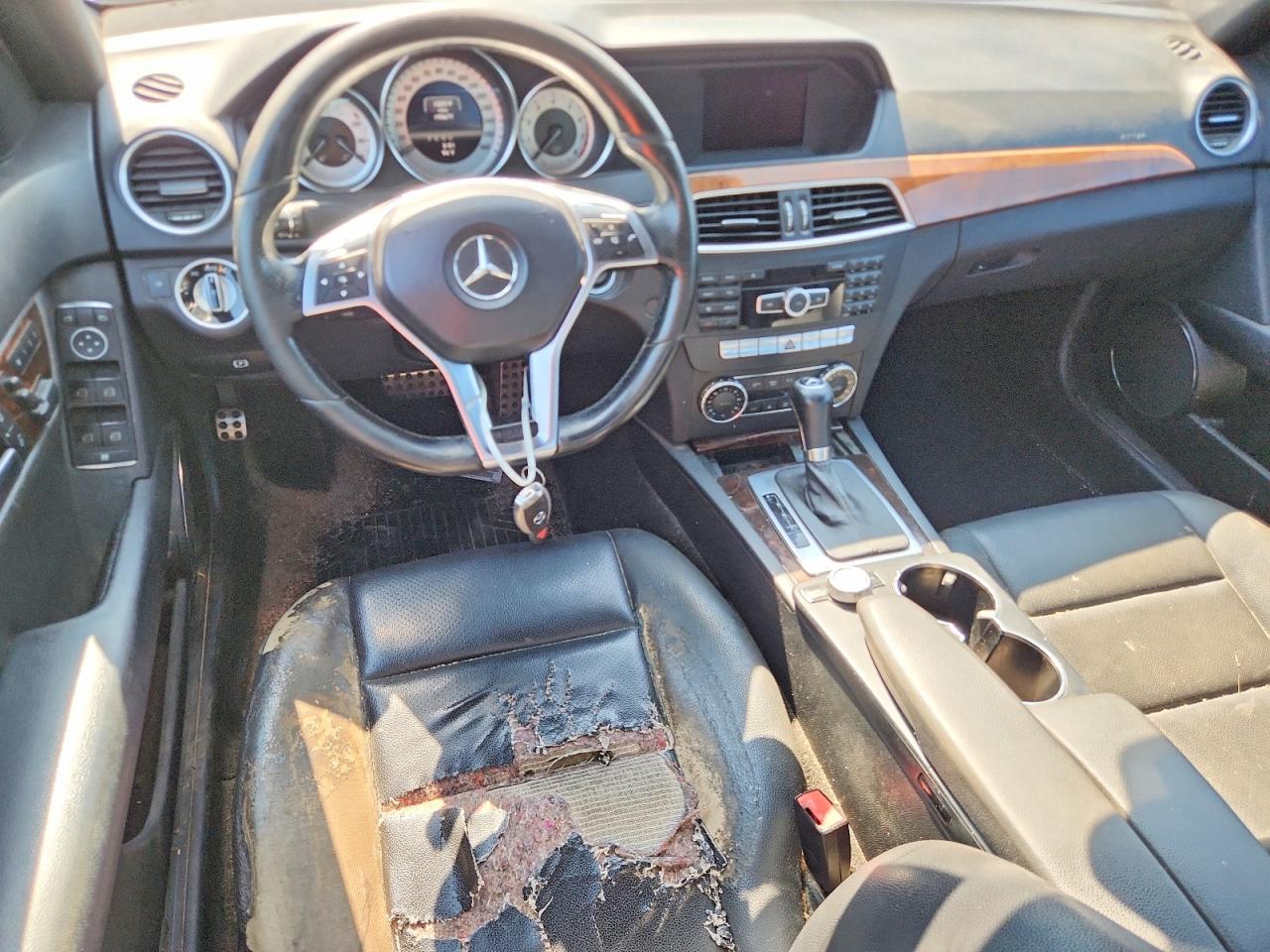 2013 Mercedes-benz C 300 4matic Blue vin: WDDGF8ABXDR275605
