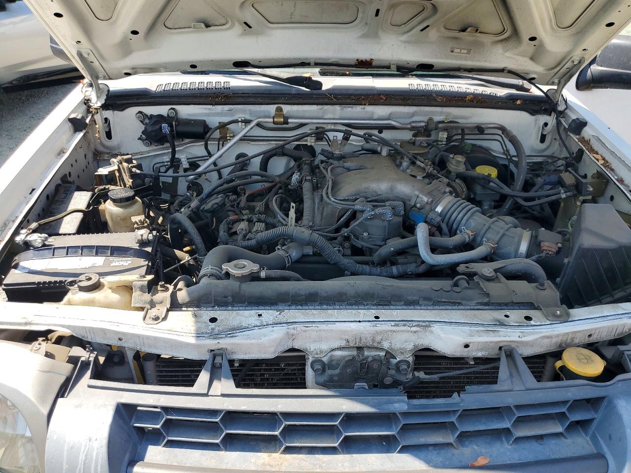 2004 Nissan Xterra Xe White vin: 5N1ED28Y54C601579