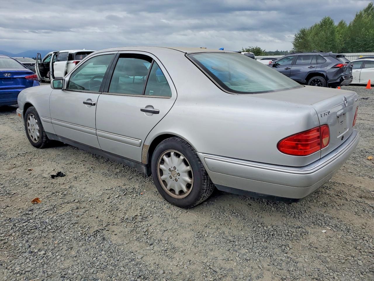 1999 Mercedes-benz E 320 4matic Silver vin: WDBJF82H4XX018540