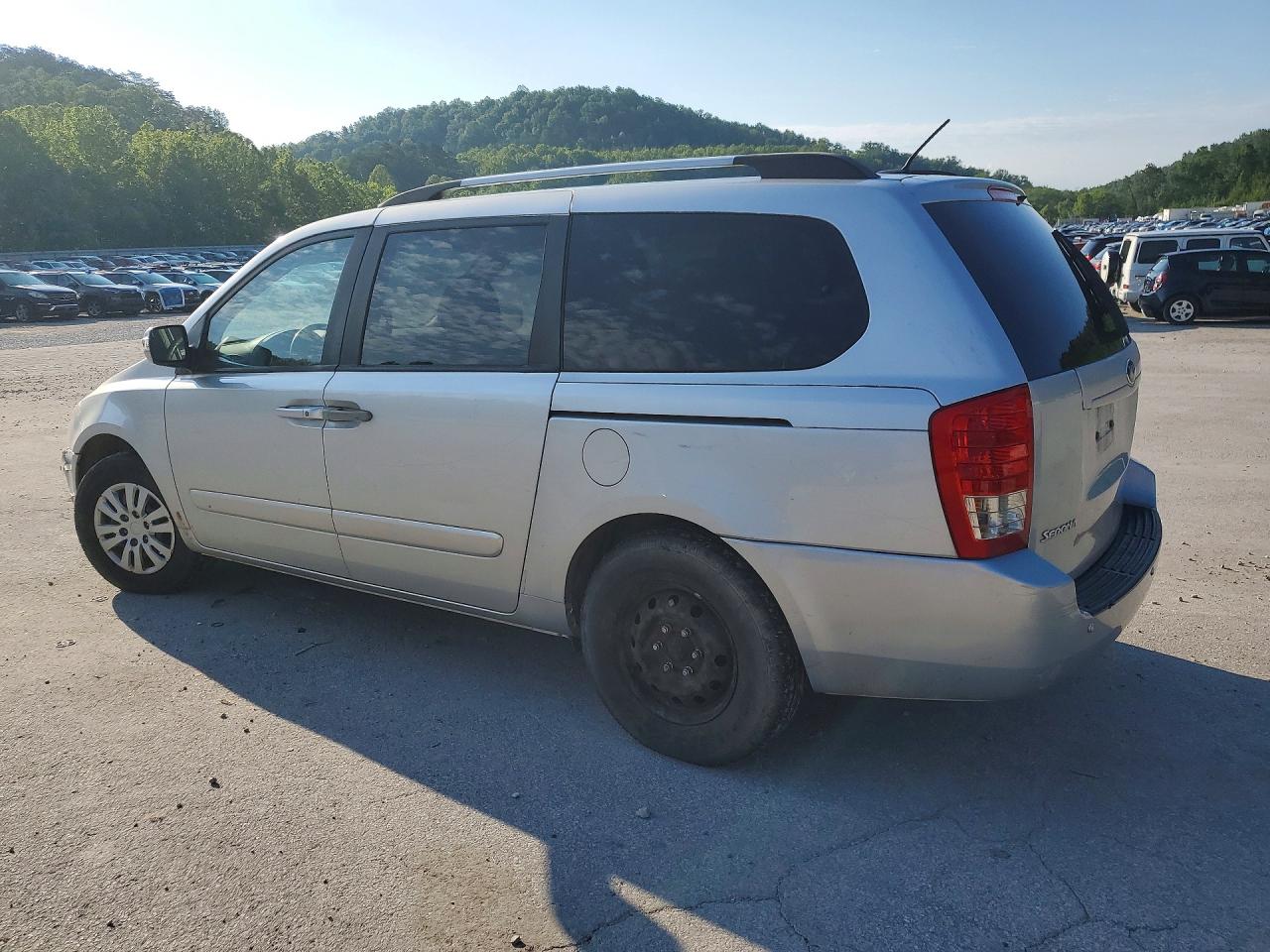 2014 Kia Sedona Lx Silver vin: KNDMG4C75E6538758