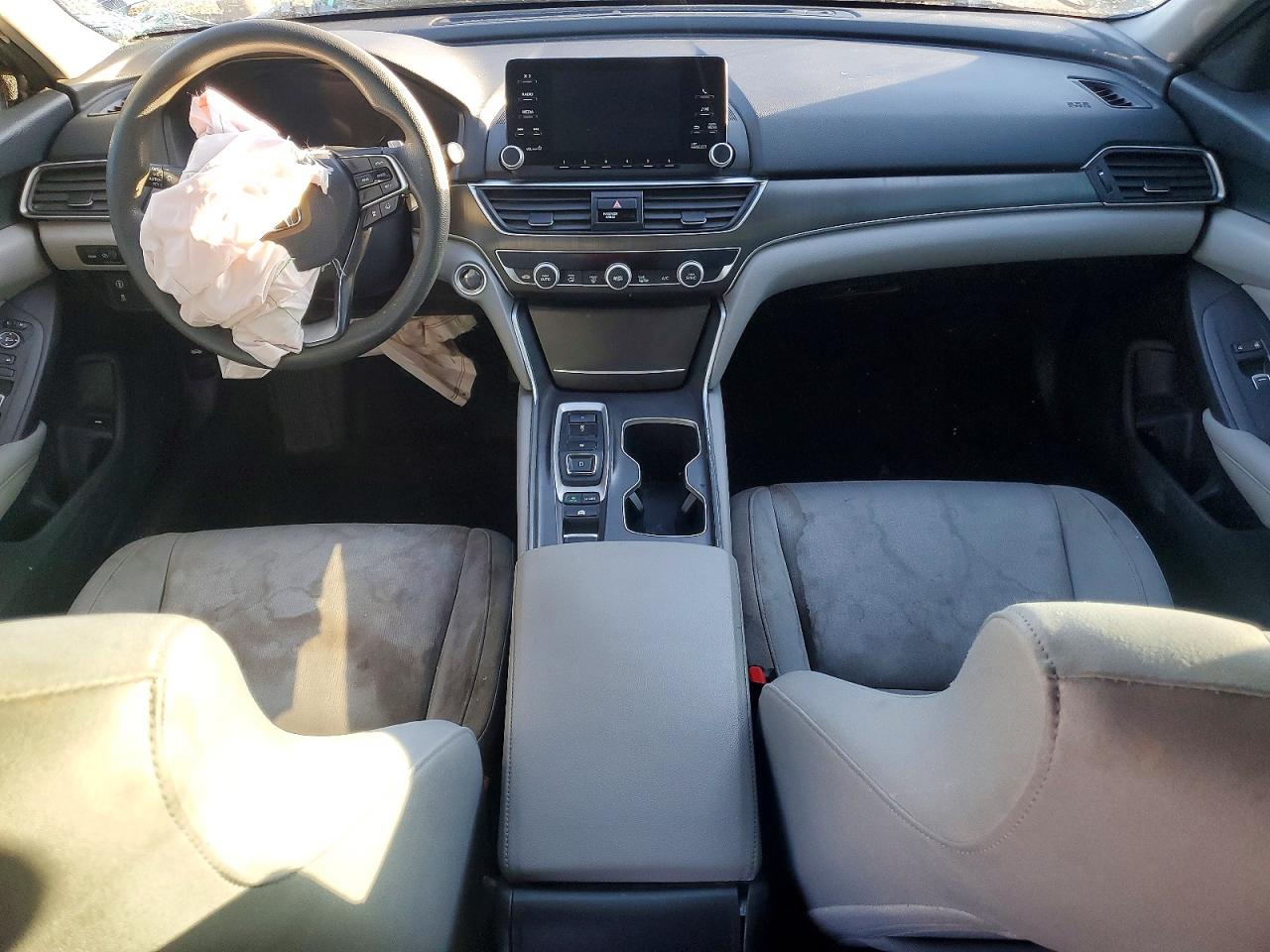 2019 Honda Accord Hybrid Silver vin: 1HGCV3F18KA010953