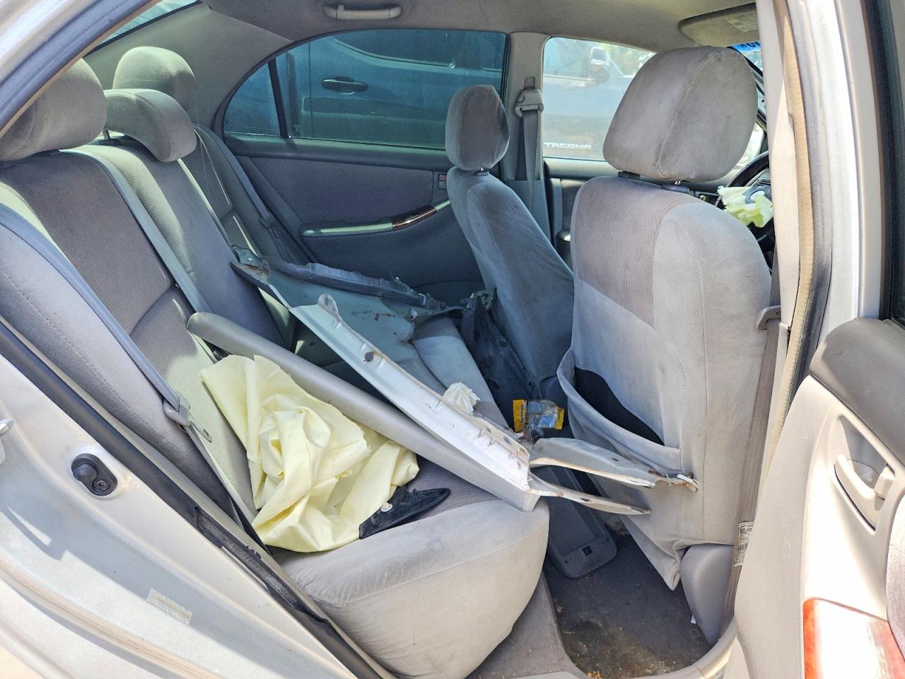2008 Toyota Corolla Le Silver vin: 1NXBR32E68Z025834
