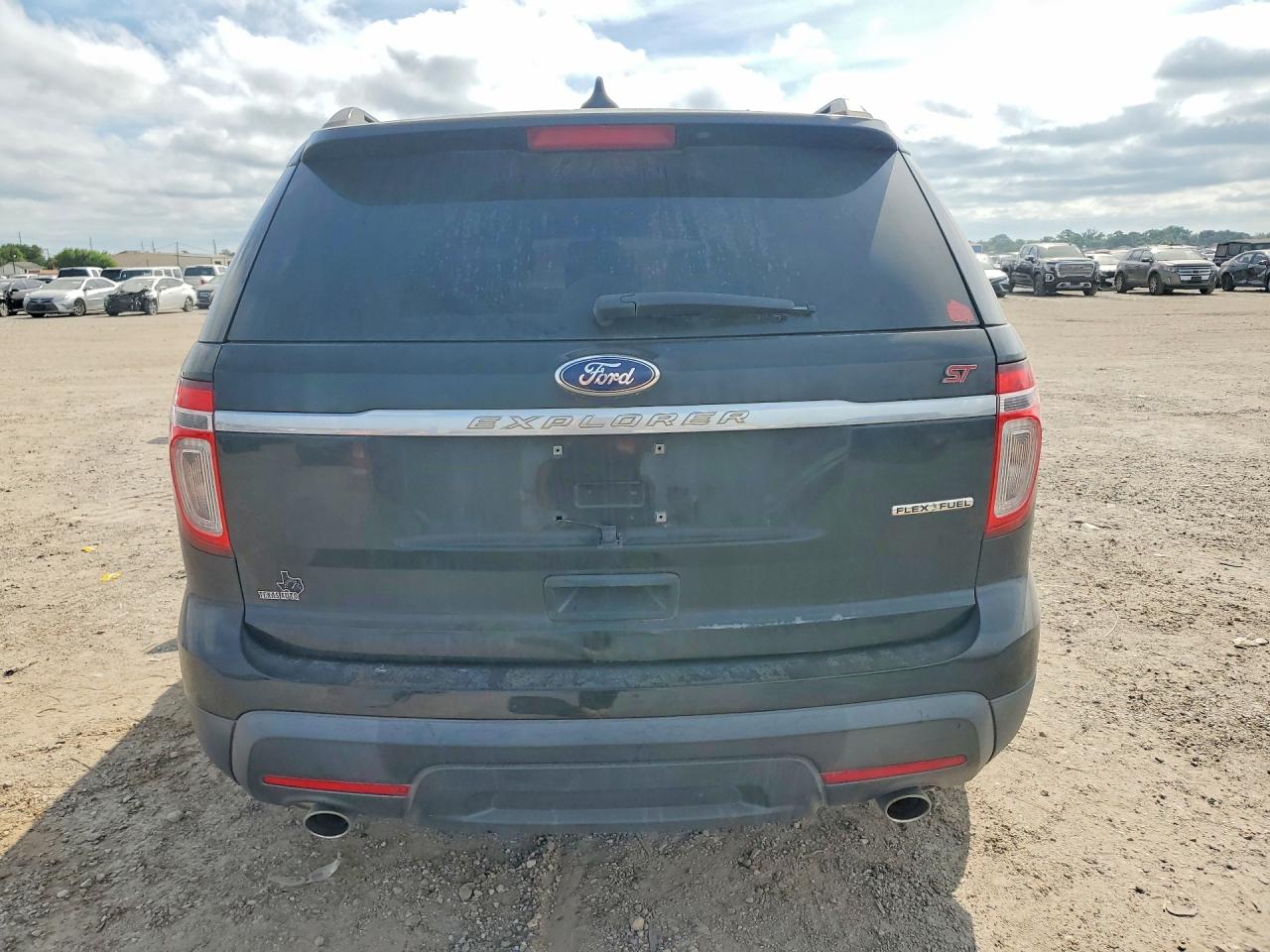 2015 Ford Explorer Cream vin: 1FM5K7B89FGA13661
